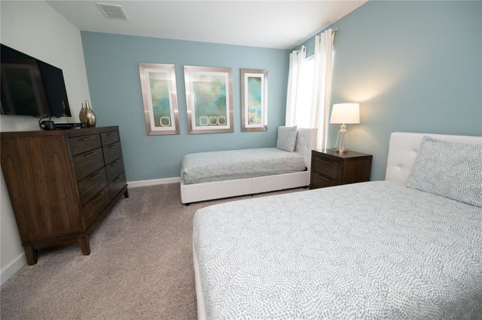 Image No.50-8 Bed Property for sale