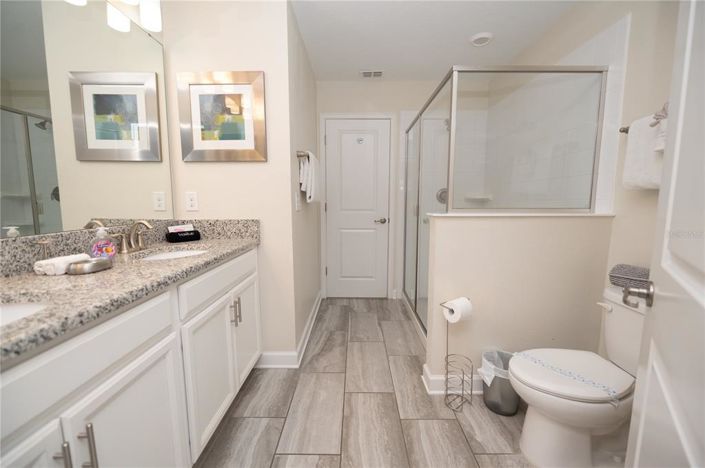 Image No.54-8 Bed Property for sale