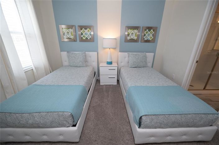 Image No.55-8 Bed Property for sale