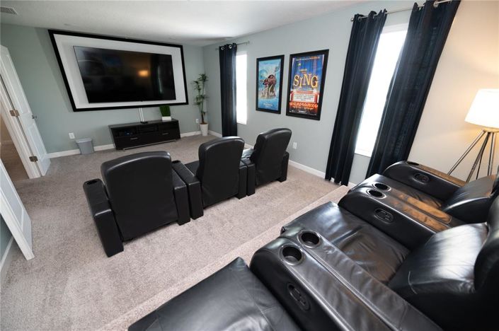 Image No.63-8 Bed Property for sale