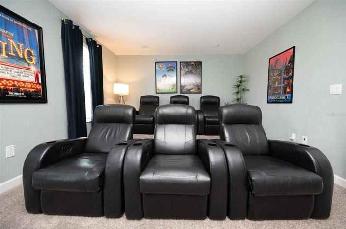 Image No.65-8 Bed Property for sale