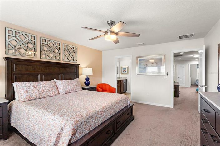 Image No.20-5 Bed Townhouse for sale