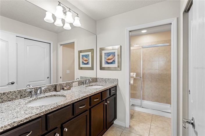 Image No.21-5 Bed Townhouse for sale