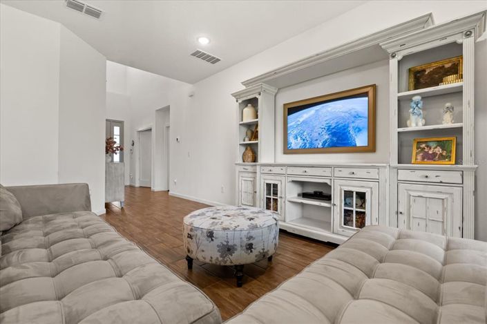 Image No.11-4 Bed Property for sale