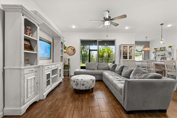 Image No.5-4 Bed Property for sale