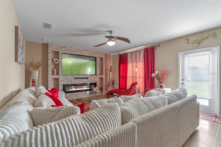 Image No.4-Propriété de 4 chambres à vendre à Kissimmee