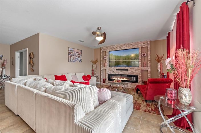 Image No.5-Propriété de 4 chambres à vendre à Kissimmee