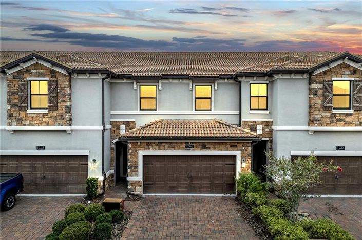 Image No.1-3 Bed Townhouse for sale