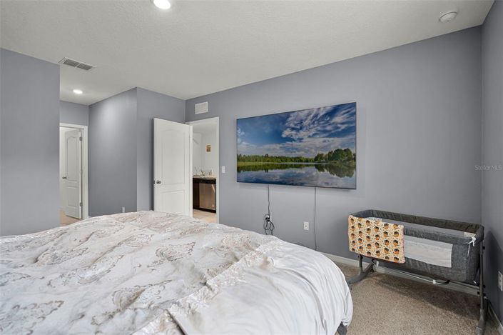 Image No.10-3 Bed Property for sale