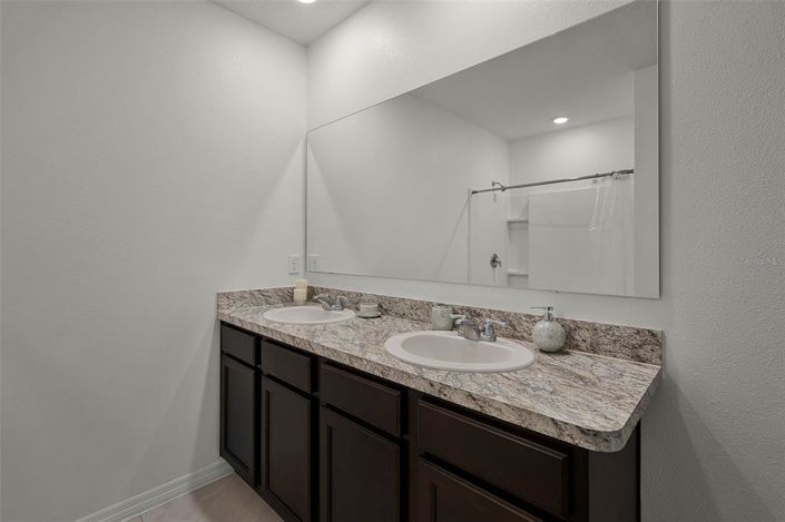 Image No.11-3 Bed Property for sale