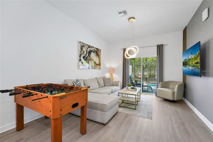 Image No.19-5 Bed Townhouse for sale