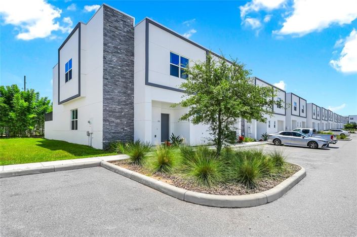 Image No.3-5 Bed Townhouse for sale