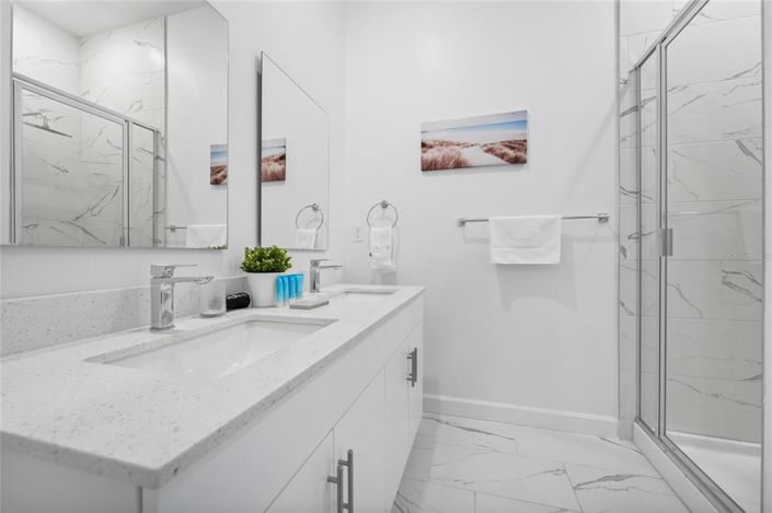 Image No.35-5 Bed Townhouse for sale