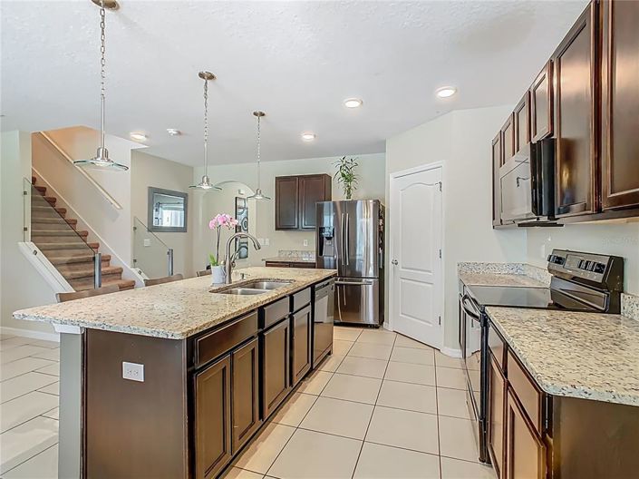 Image No.18-5 Bed Property for sale