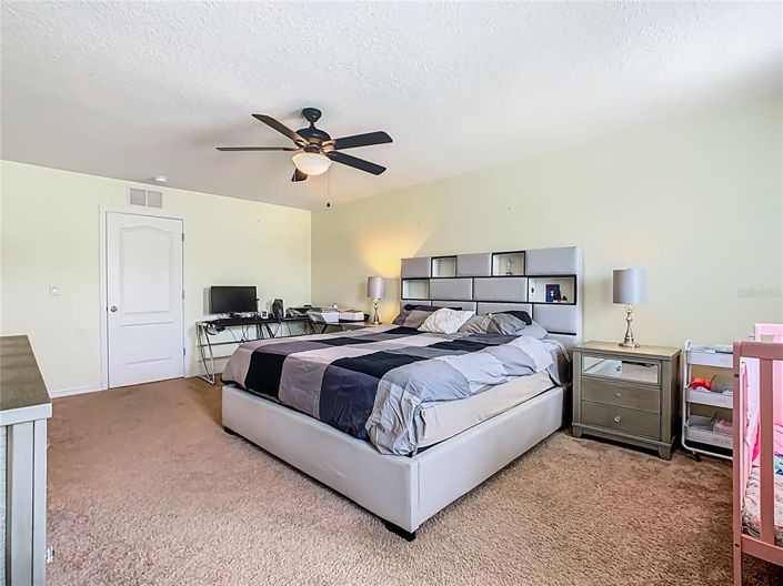 Image No.41-5 Bed Property for sale