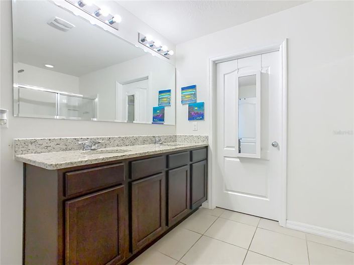 Image No.44-5 Bed Property for sale