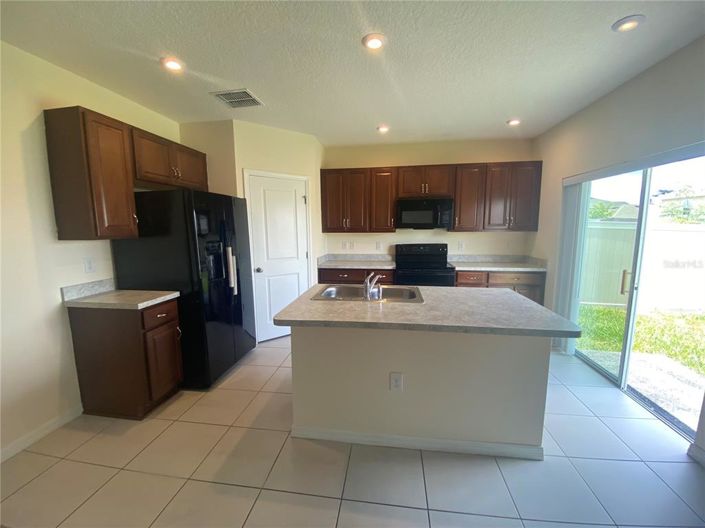 Image No.21-3 Bed Property for sale