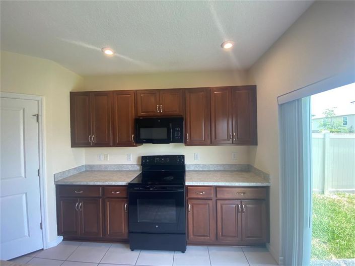 Image No.25-3 Bed Property for sale