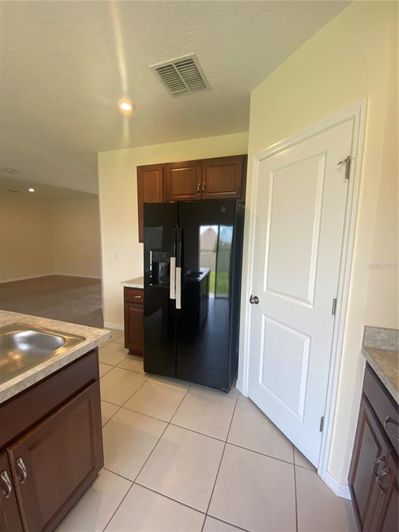 Image No.28-3 Bed Property for sale