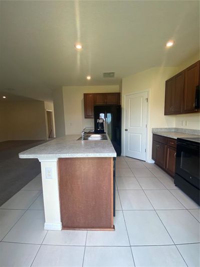 Image No.30-3 Bed Property for sale