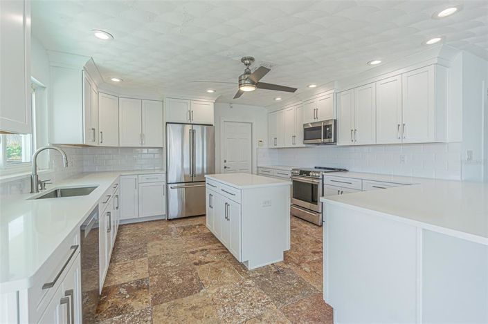 Image No.11-4 Bed Property for sale