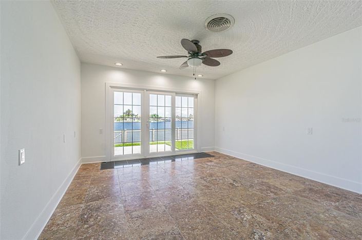 Image No.12-Propriété de 4 chambres à vendre à St. Pete Beach