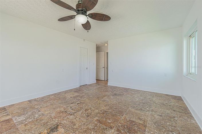 Image No.14-Propriété de 4 chambres à vendre à St. Pete Beach