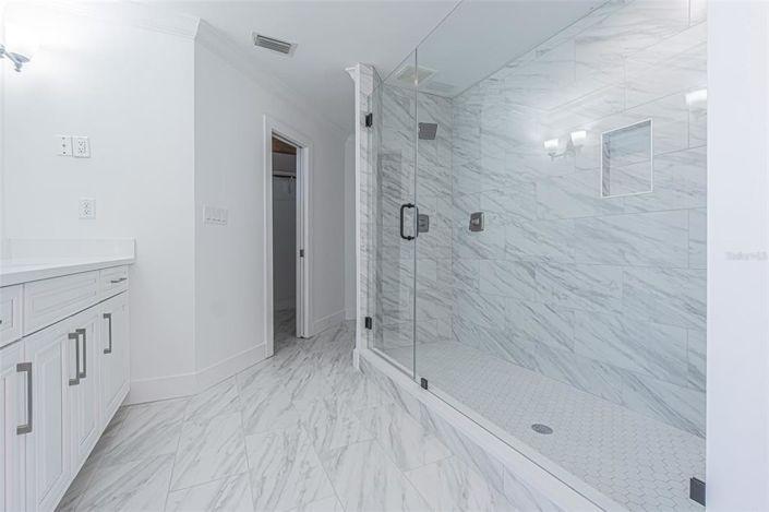 Image No.16-4 Bed Property for sale