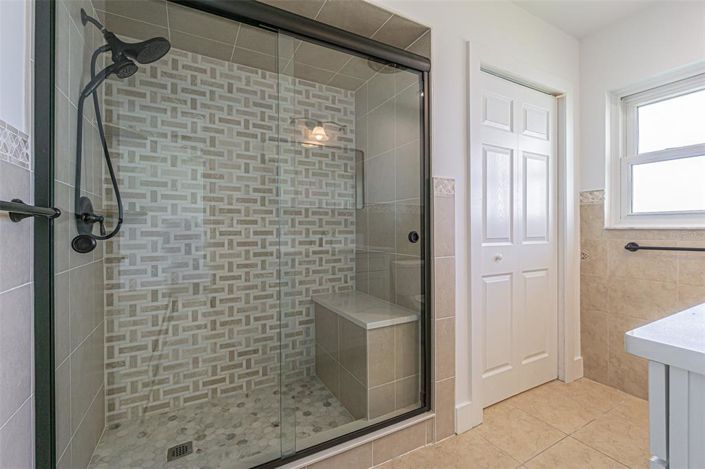 Image No.27-4 Bed Property for sale