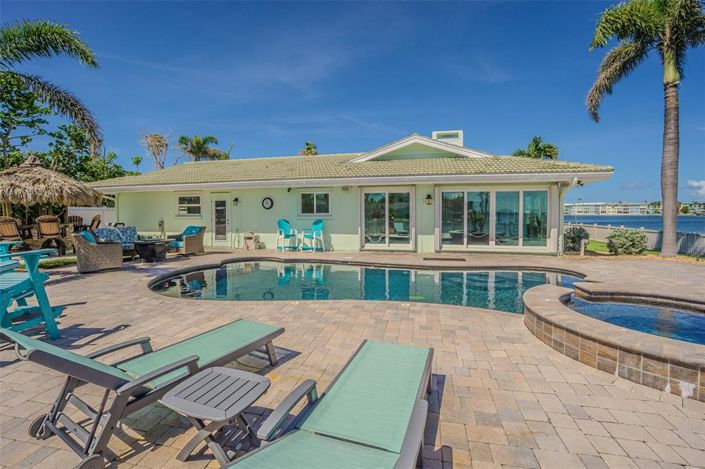 Image No.30-4 Bed Property for sale