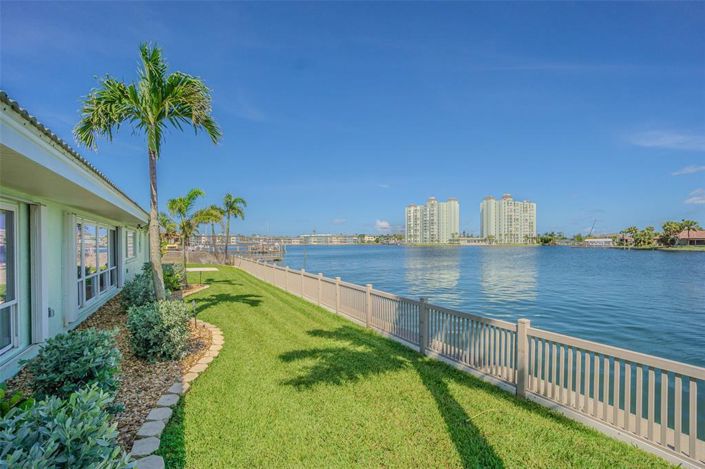 Image No.44-4 Bed Property for sale