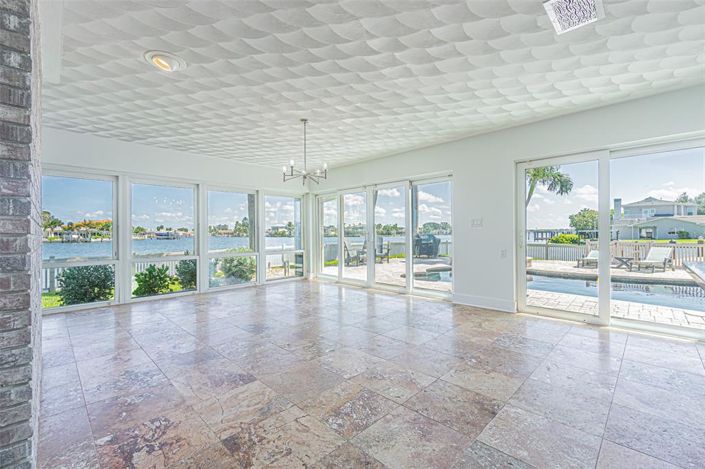 Image No.7-Propriété de 4 chambres à vendre à St. Pete Beach