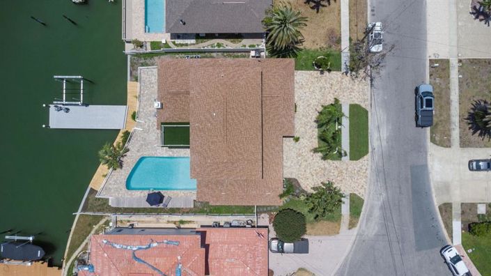 Image No.36-5 Bed Property for sale