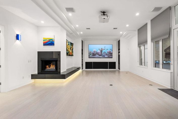 Image No.20-5 Bed Property for sale