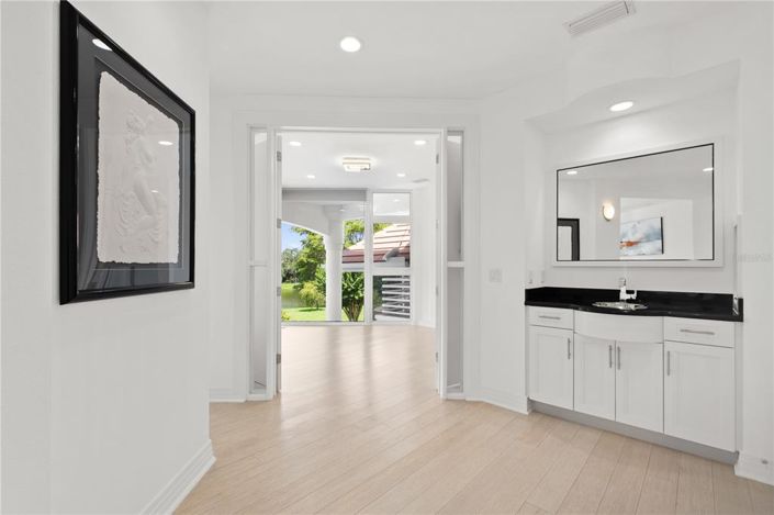 Image No.38-5 Bed Property for sale