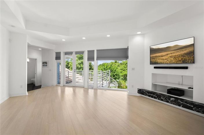 Image No.39-5 Bed Property for sale