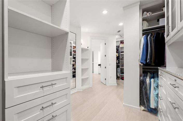 Image No.44-5 Bed Property for sale