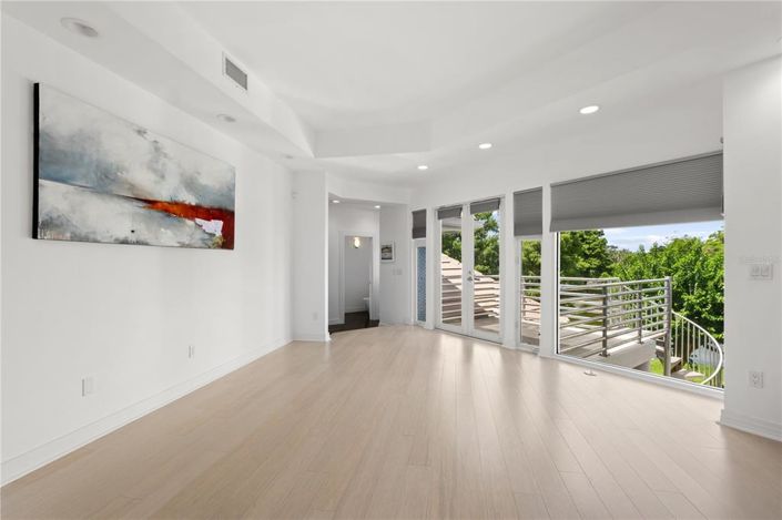 Image No.45-5 Bed Property for sale