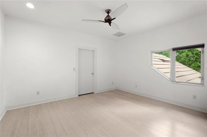 Image No.51-5 Bed Property for sale