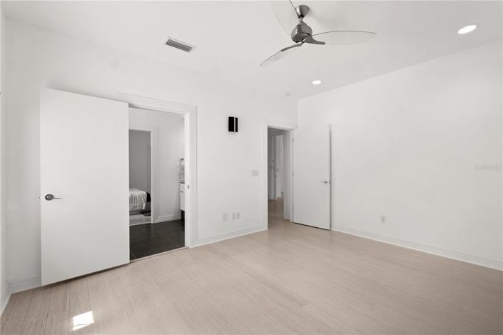 Image No.52-5 Bed Property for sale