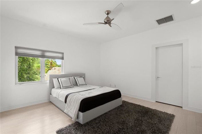 Image No.53-5 Bed Property for sale