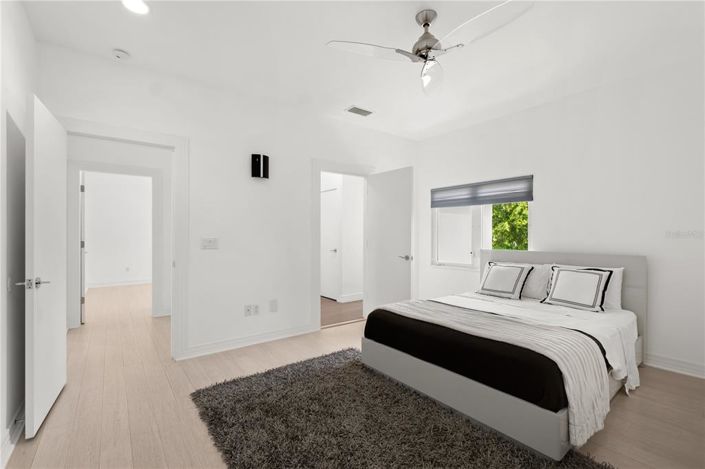 Image No.54-5 Bed Property for sale