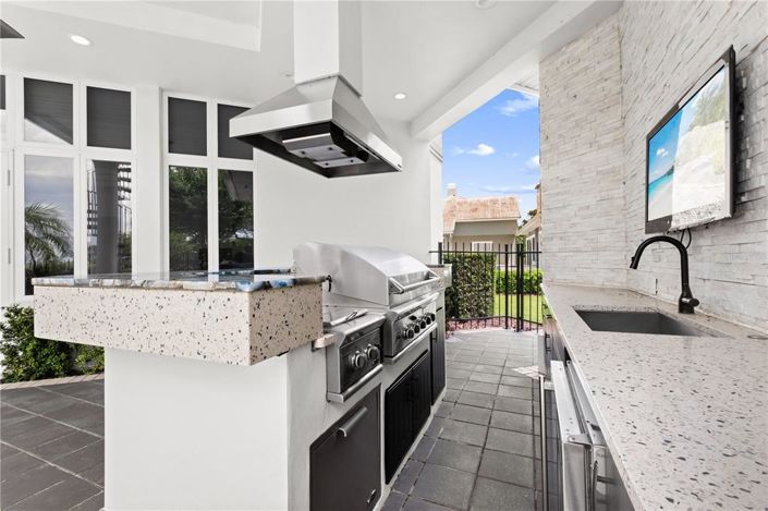 Image No.62-5 Bed Property for sale