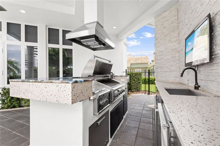 Image No.63-5 Bed Property for sale