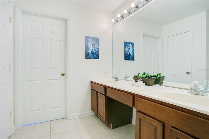 Image No.21-Propriété de 6 chambres à vendre à Kissimmee