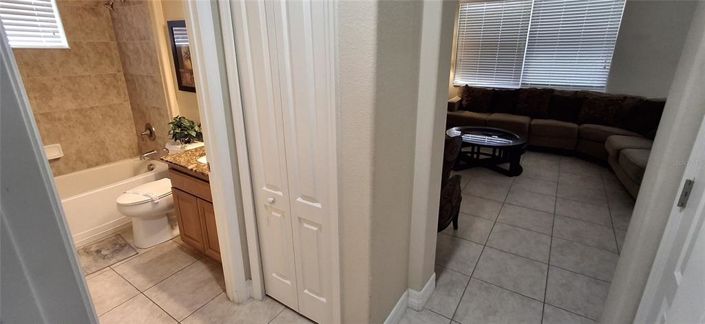 Image No.20-5 Bed Property for sale