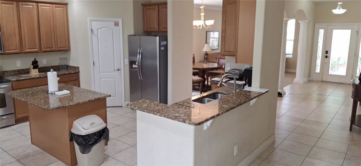 Image No.27-5 Bed Property for sale