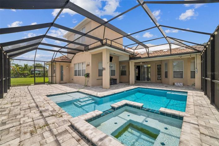 Image No.1-5 Bed Property for sale
