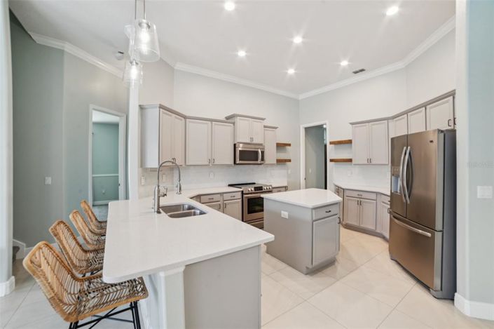 Image No.12-5 Bed Property for sale