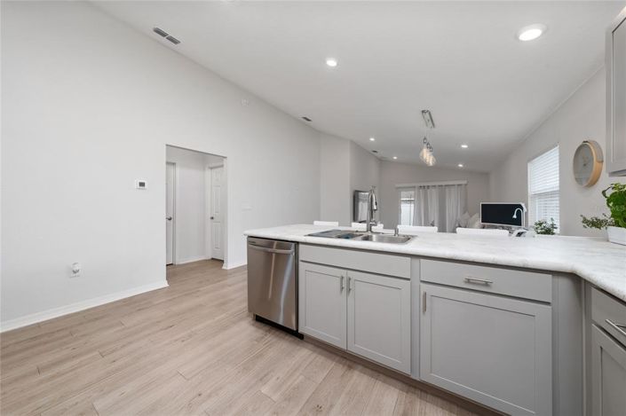 Image No.14-3 Bed Property for sale